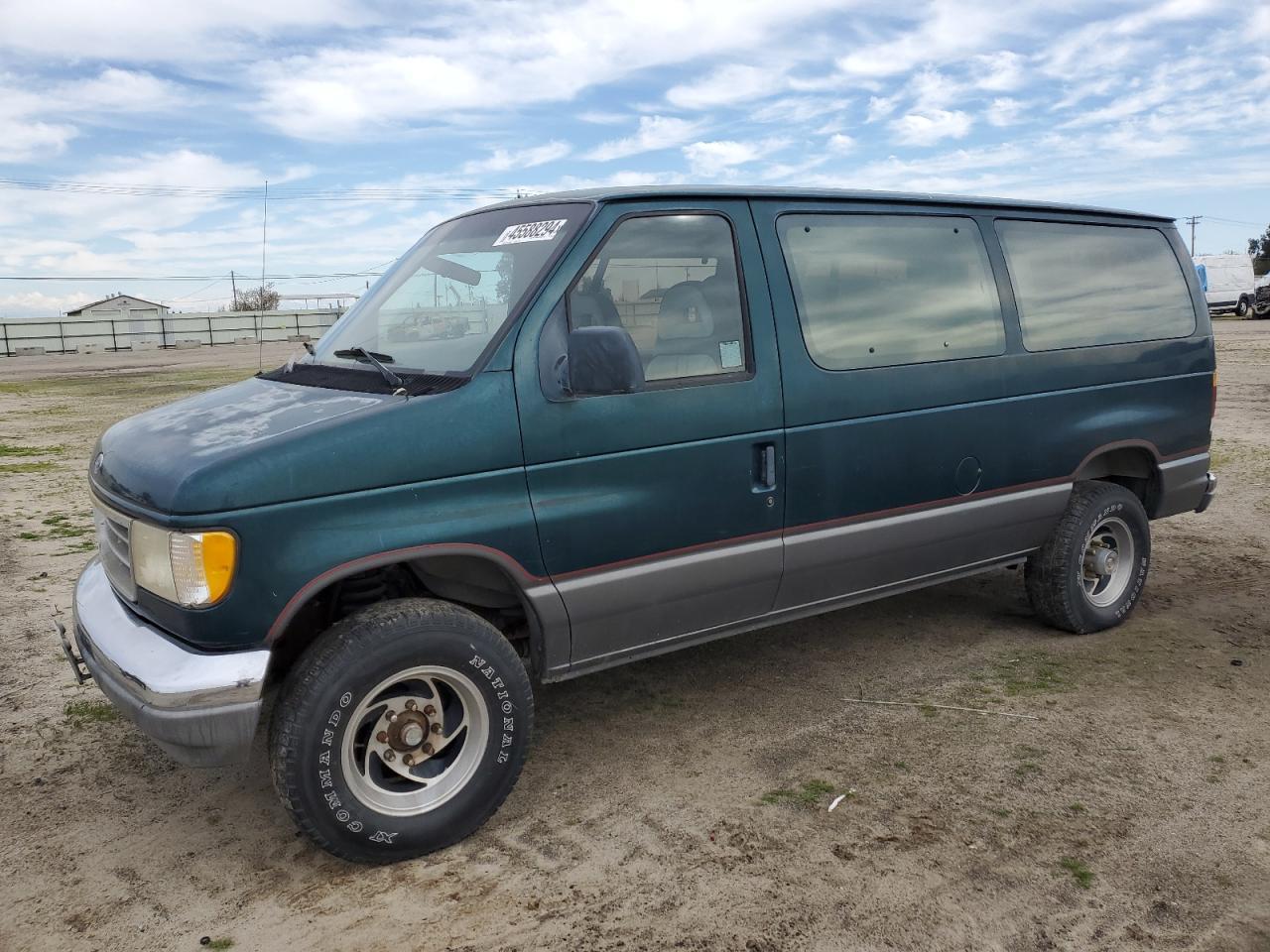 FORD ECONOLINE 1994 green sports v gas 1FMHE31H9RHA39268 photo #1