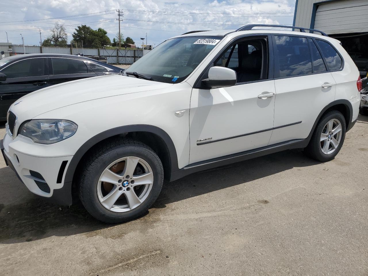 BMW X5 XDRIVE3 2013 white  gas 5UXZV4C52D0B04245 photo #1