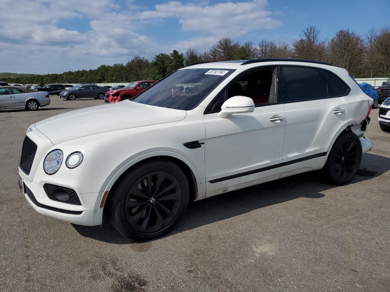 BENTLEY BENTAYGA 2019 white  gas SJAAM2ZV8KC025069 photo #1