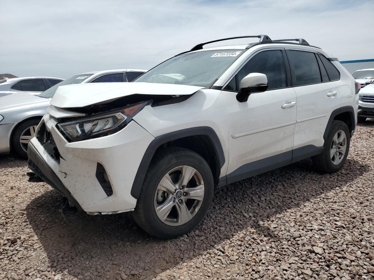 TOYOTA RAV4 XLE 2020 white  gas 2T3W1RFV5LC079309 photo #1