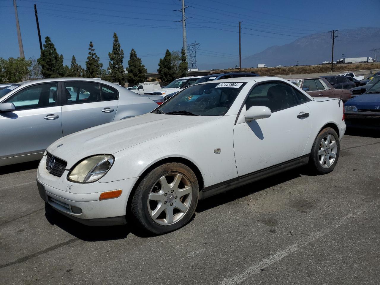 MERCEDES-BENZ SLK 230 KO 2000 white roadster gas WDBKK47F3YF152074 photo #1