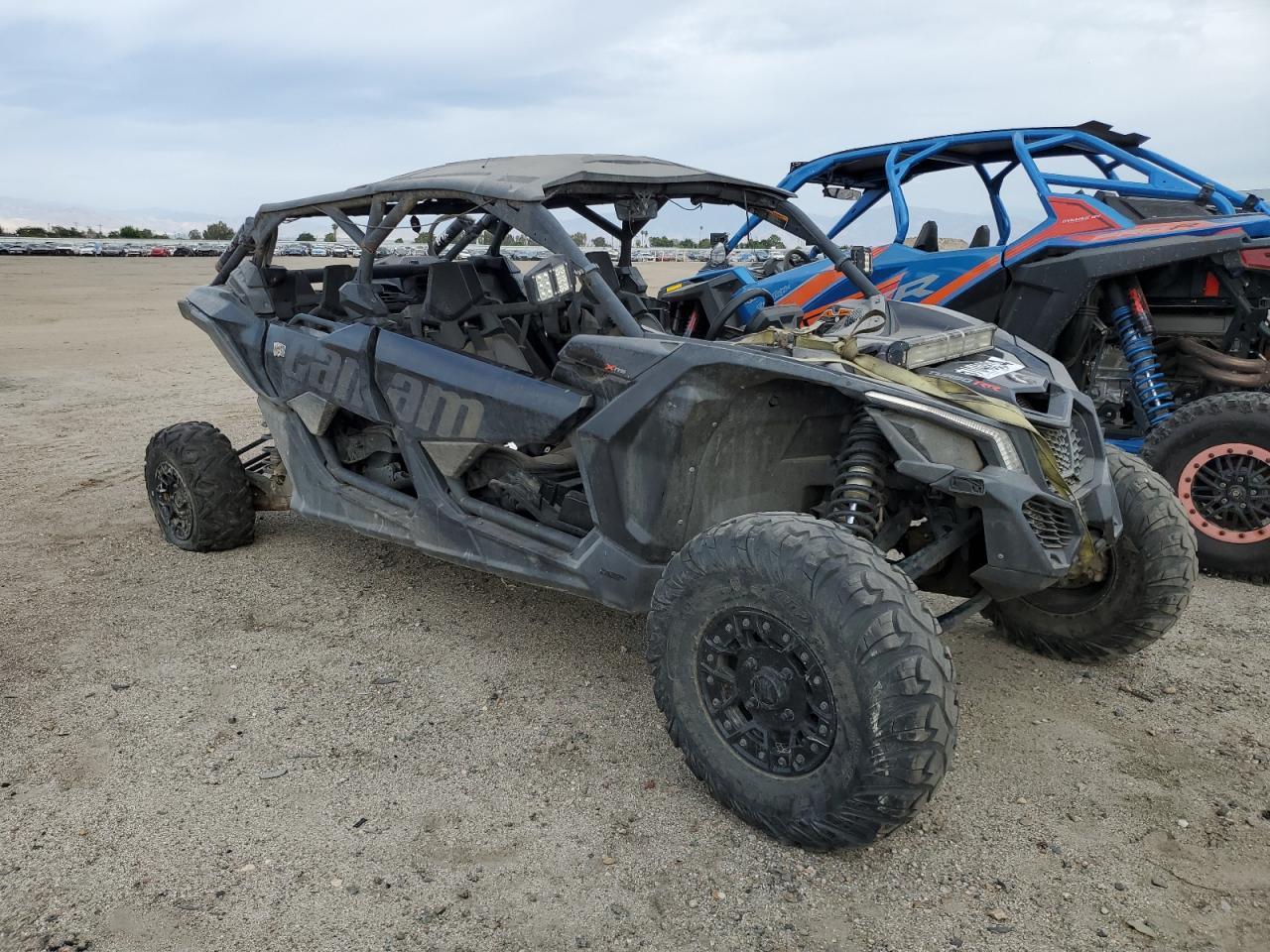 CAN-AM MAVERICK X 2021 black  gas 3JBVNAV26MK003297 photo #1