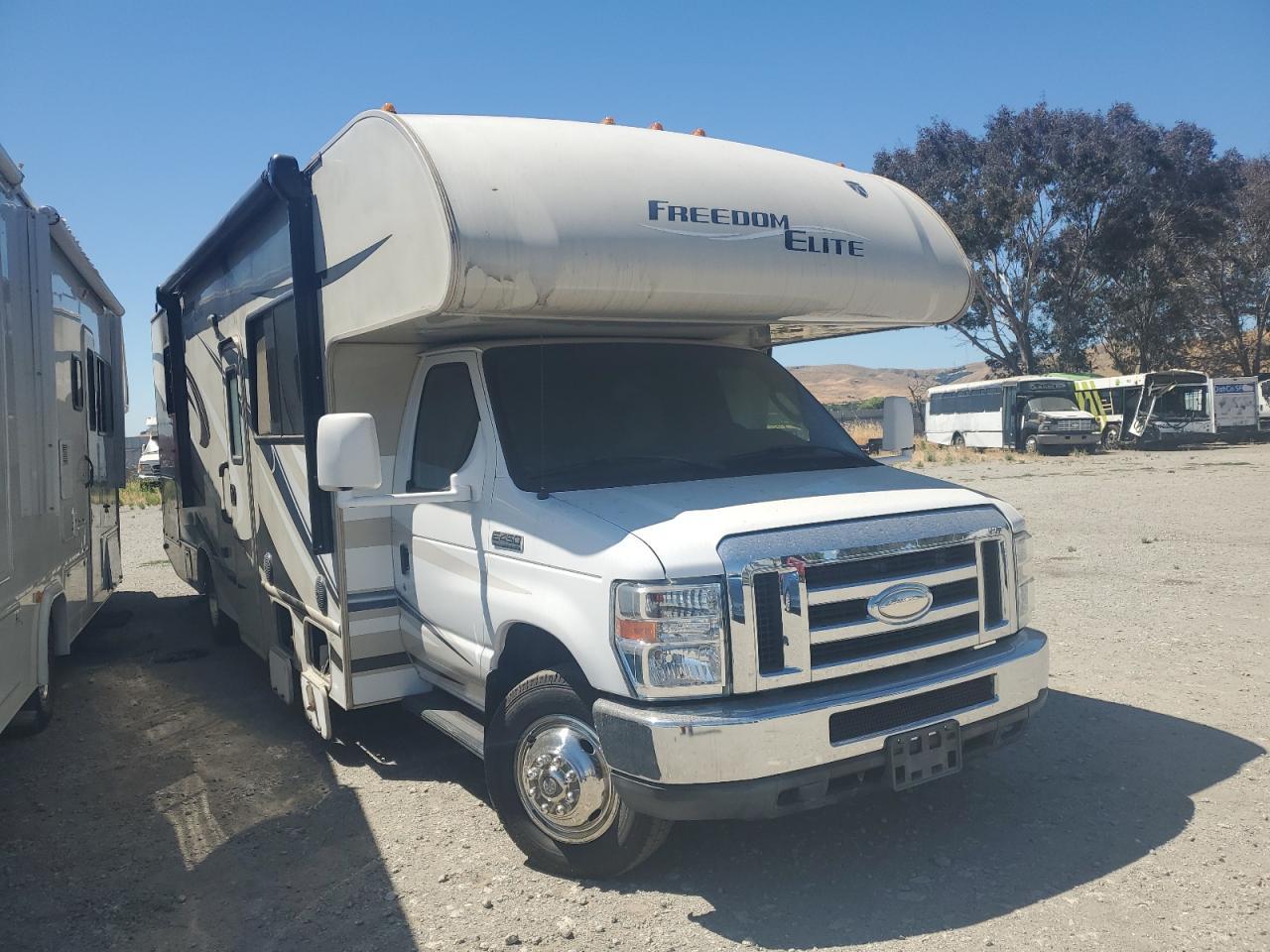 THOR MOTOR HOME 2015 beige  gas 1FDXE4FS9FDA30126 photo #1