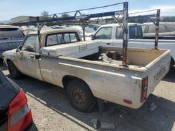 TOYOTA PICKUP / C 1982 beige  gas JT4RN44DXC0075001 photo #3