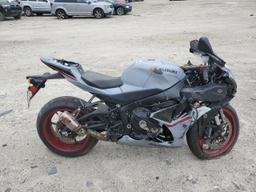 SUZUKI GSX-R1000 2024 gray  gas JS1DM11B4R7100287 photo #2