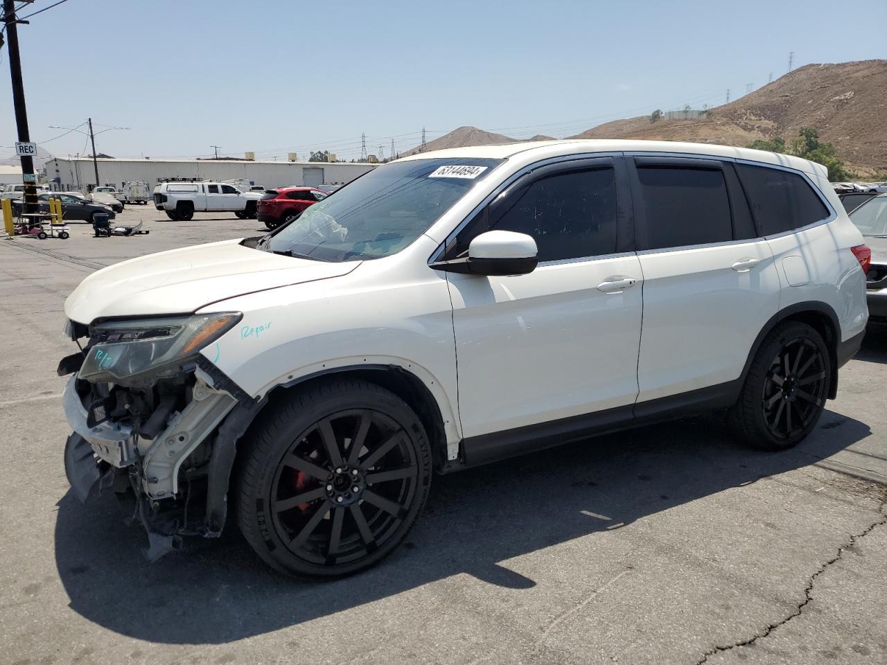 HONDA PILOT EXL 2017 white  gas 5FNYF5H50HB018462 photo #1