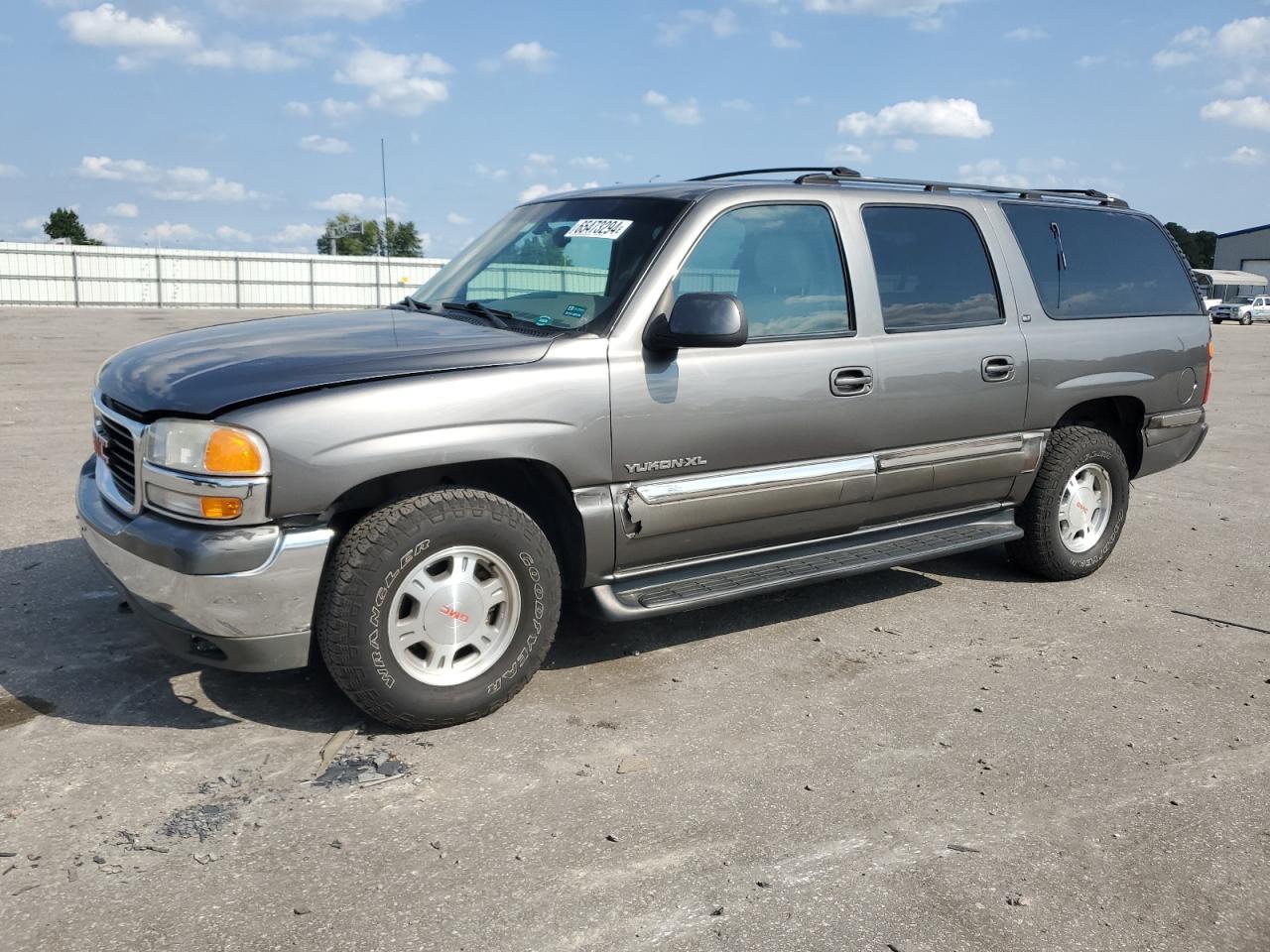 GMC YUKON XL C 2001 gray  gas 3GKEC16T61G271828 photo #1