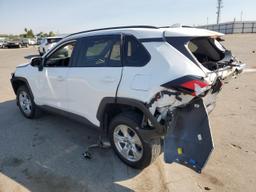 TOYOTA RAV4 XLE 2019 white  gas 2T3W1RFV1KW025390 photo #3