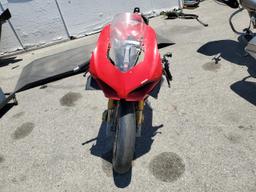 DUCATI PANIGALE V 2021 red  gas ZDMDAGNW3MB015241 photo #3