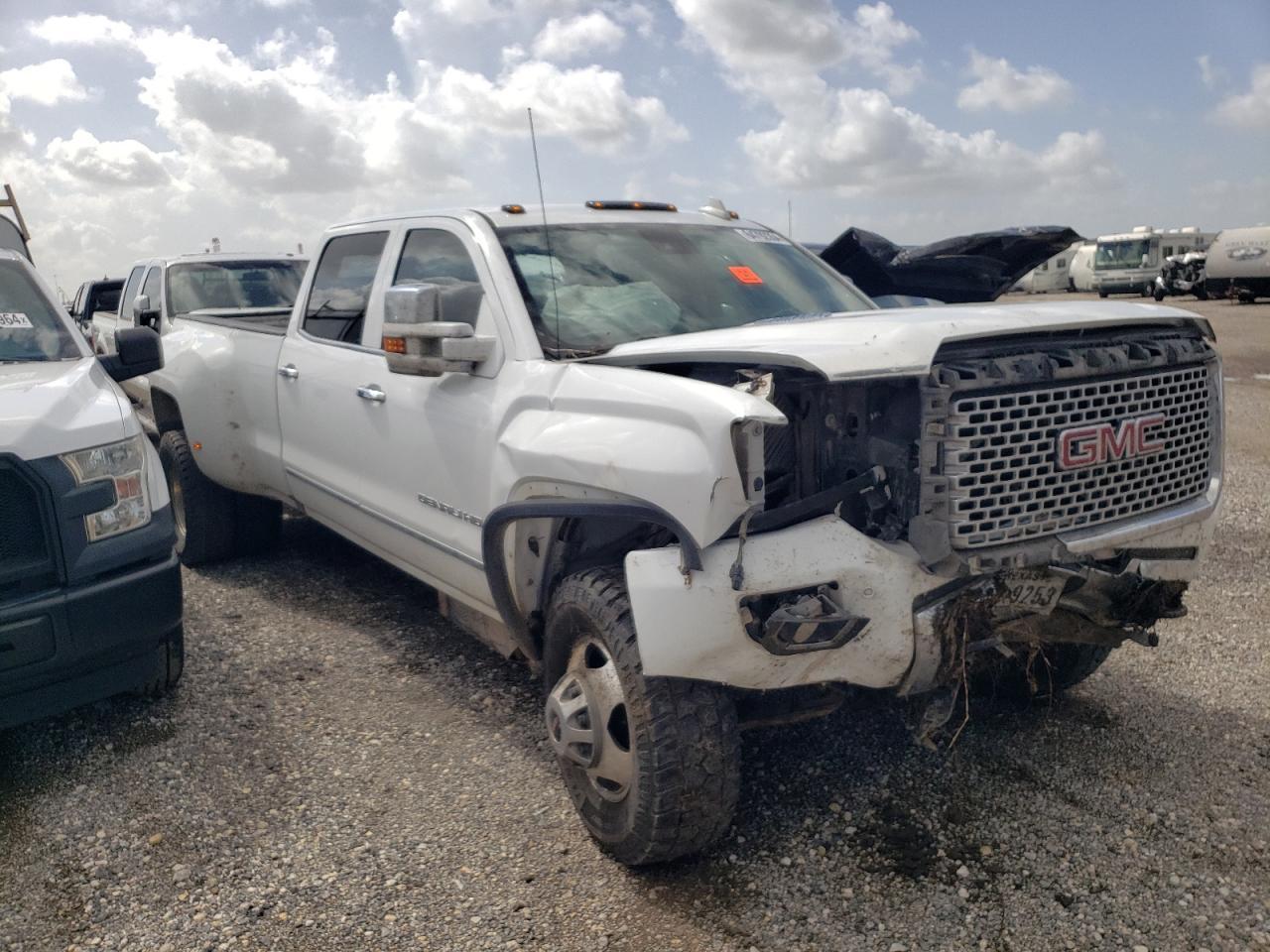 GMC SIERRA K35 2015 white crew pic diesel 1GT424E80FF658635 photo #1