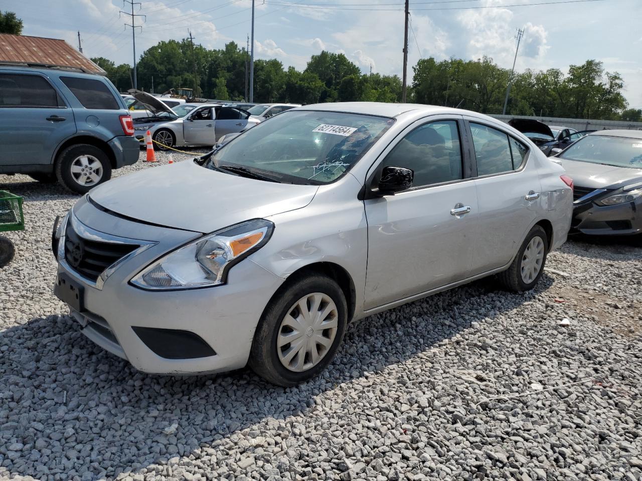 NISSAN VERSA S 2018 silver  gas 3N1CN7AP7JL877904 photo #1