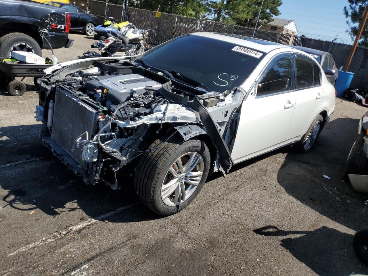 INFINITI G37 2013 white  gas JN1CV6AR1DM757814 photo #1