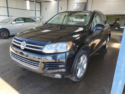 VOLKSWAGEN TOUAREG V6 2011 black 4dr spor diesel WVGFK9BP8BD005778 photo #2