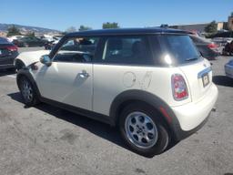 MINI COOPER 2012 two tone  gas WMWSU3C59CT260385 photo #3