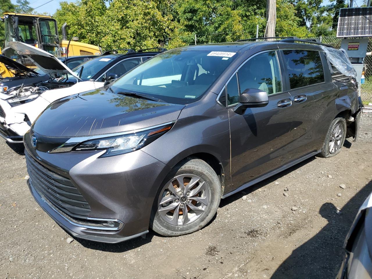 TOYOTA SIENNA XLE 2022 charcoal  hybrid engine 5TDYSKFC7NS073560 photo #1