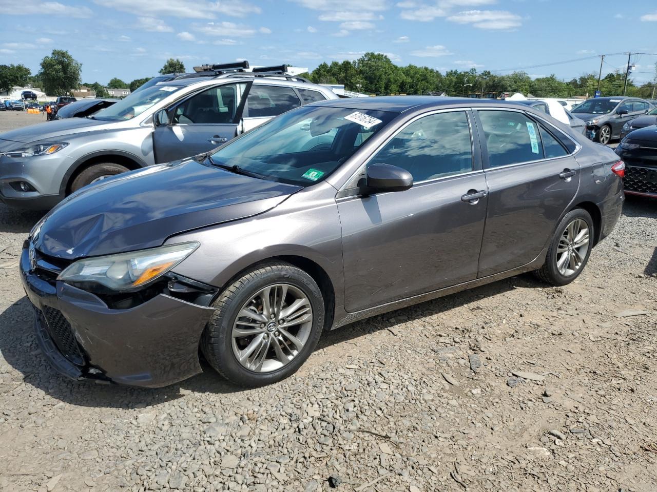 TOYOTA CAMRY LE 2016 gray  gas 4T1BF1FK9GU570969 photo #1