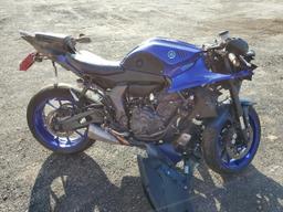 YAMAHA YZFR7 2023 blue  gas JYARM38E9PA006473 photo #2