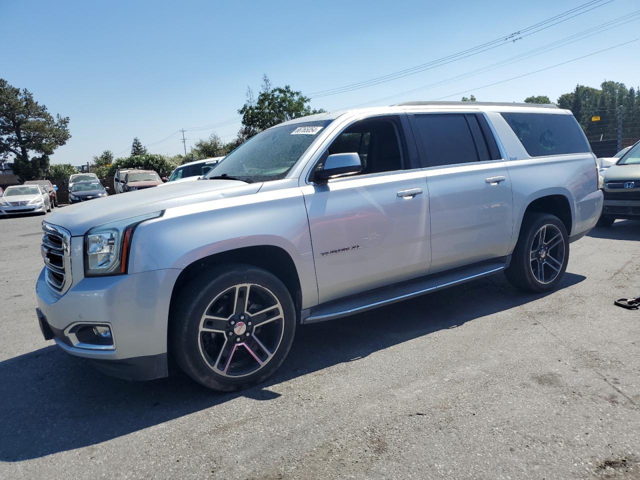 GMC YUKON XL K 2015 silver  gas 1GKS2GKC5FR613534 photo #1