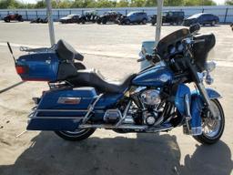 HARLEY-DAVIDSON FLHTCUI 2006 blue road/str gas 1HD1FCW336Y707320 photo #2