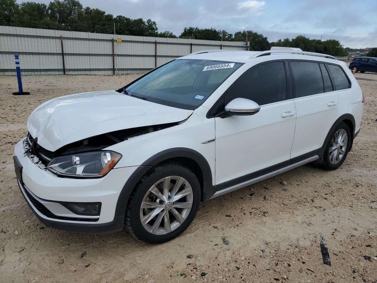 VOLKSWAGEN GOLF ALLTR 2017 white  gas 3VWH17AUXHM531075 photo #1