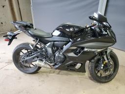 YAMAHA YZFR7 2024 black  gas JYARM38E5RA012659 photo #2