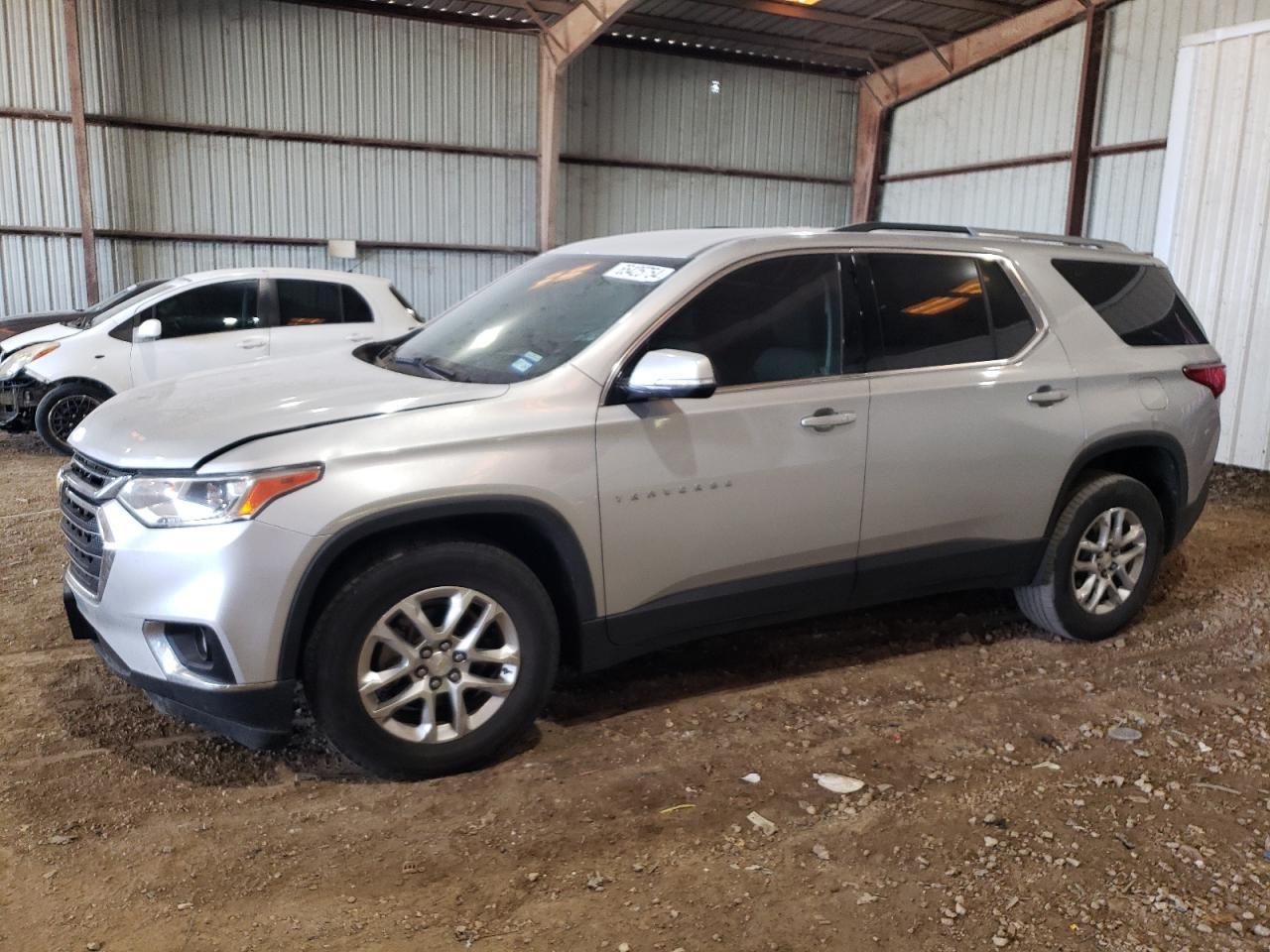 CHEVROLET TRAVERSE L 2018 silver  gas 1GNERGKW3JJ268999 photo #1