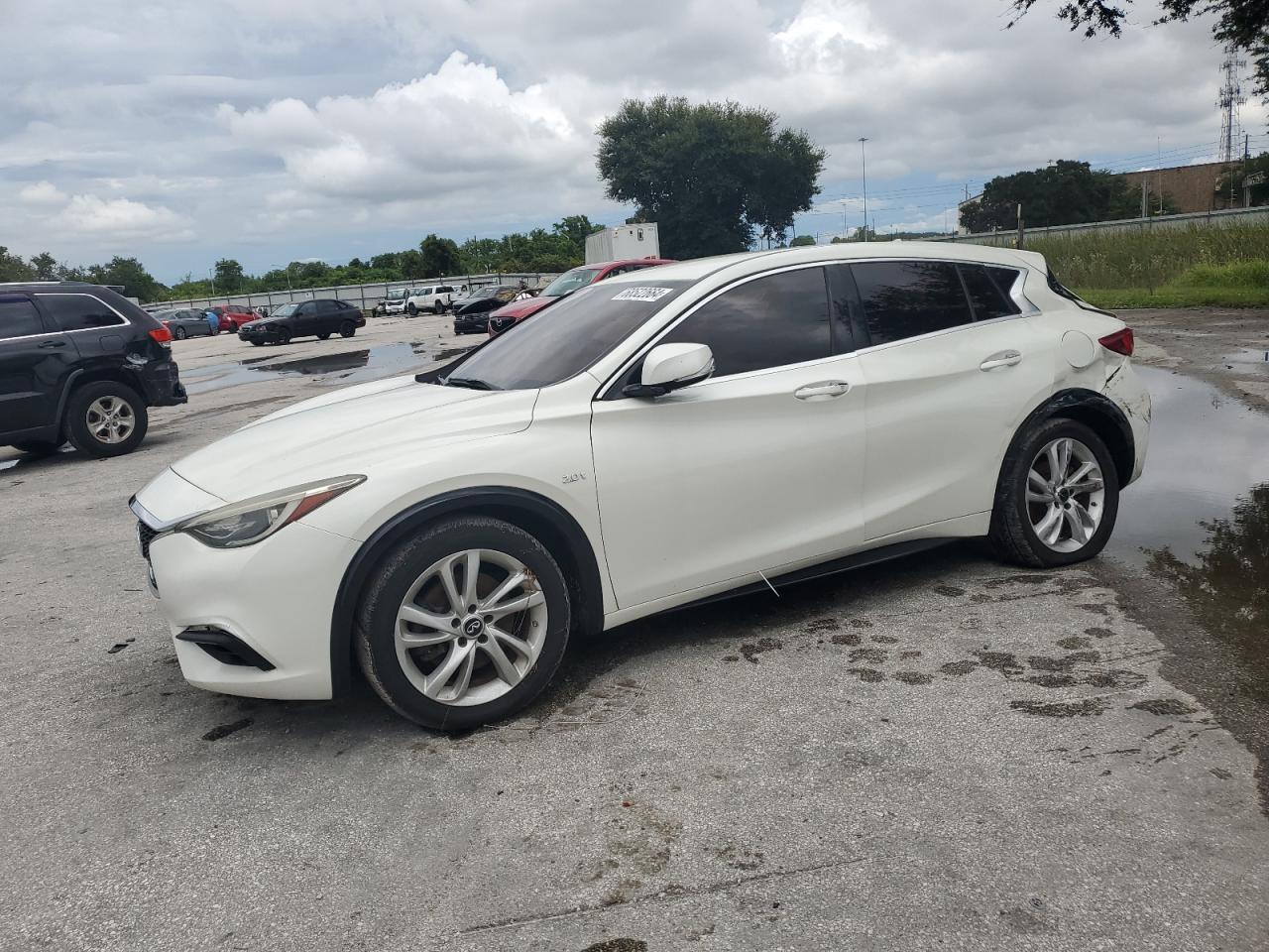 INFINITI QX30 BASE 2018 white  gas SJKCH5CP9JA050688 photo #1