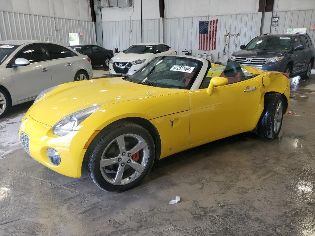 PONTIAC SOLSTICE 2007 yellow  gas 1G2MB35B67Y115158 photo #1