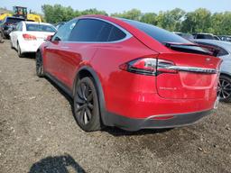 TESLA MODEL X 2018 red  electric 5YJXCDE46JF086183 photo #3