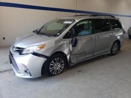 TOYOTA SIENNA XLE 2019 silver  gas 5TDYZ3DC0KS974933 photo #2