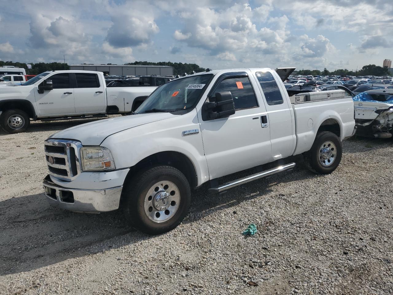 FORD F250 SUPER 2005 white 4dr ext gas 1FTNX20585EB53440 photo #1