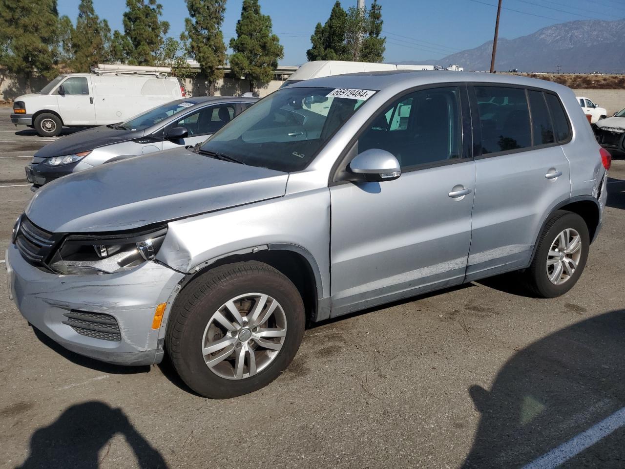 VOLKSWAGEN TIGUAN 2013 silver  gas WVGAV3AX2DW609494 photo #1