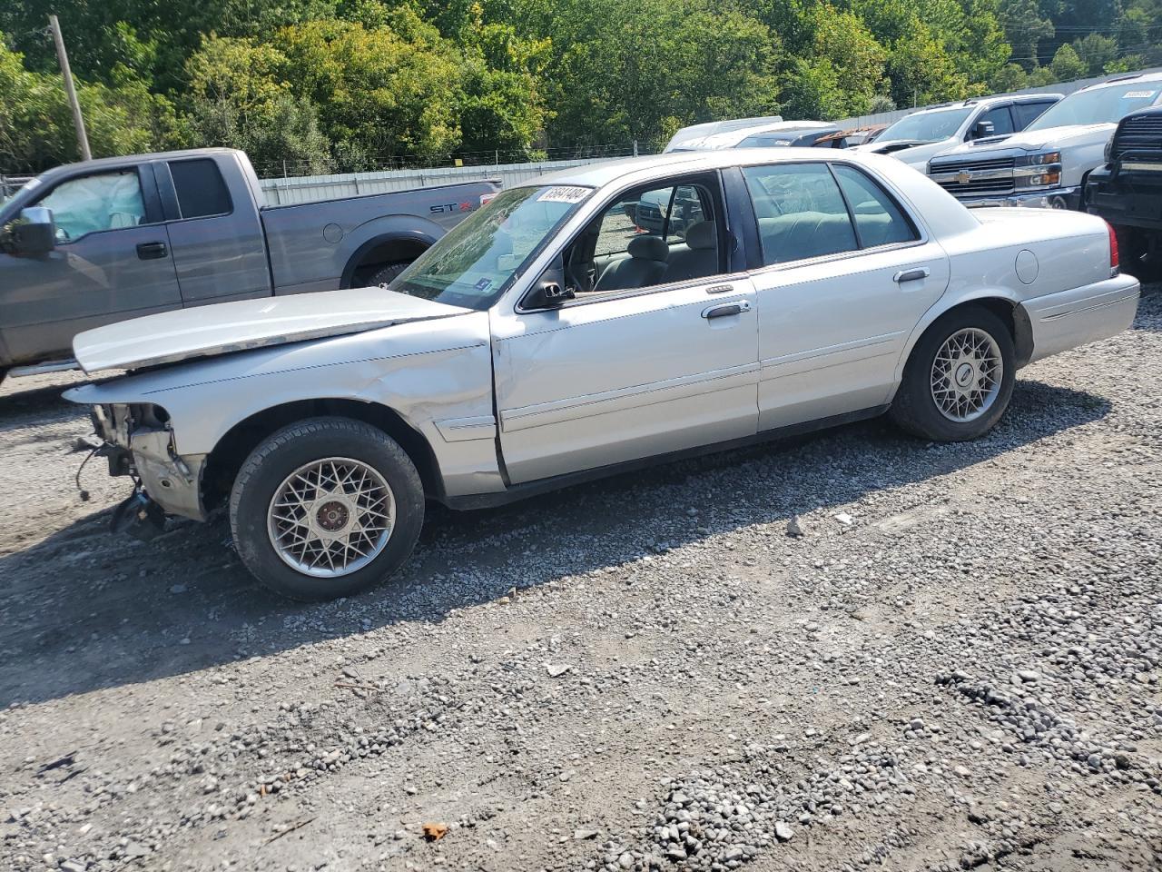 FORD CROWN VICT 2002 silver sedan 4d gas 2FAFP73W62X139039 photo #1