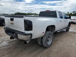 CHEVROLET SILVERADO 2010 white crew pic diesel 1GC7CZB68AF116458 photo #4