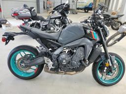 YAMAHA MT09 2023 gray  gas JYARN71E0PA003153 photo #2