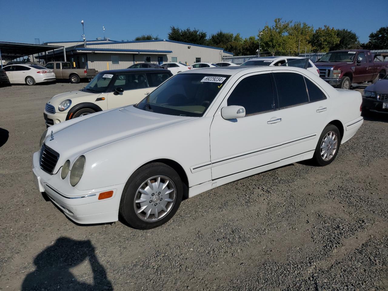 MERCEDES-BENZ E 320 2000 white sedan 4d gas WDBJF65J2YB008686 photo #1