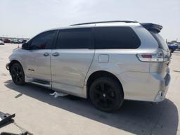 TOYOTA SIENNA SE 2020 silver  gas 5TDXZ3DCXLS084856 photo #3