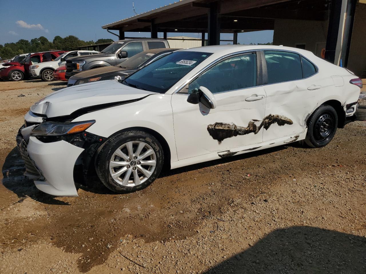 TOYOTA CAMRY L 2019 white  gas 4T1B11HKXKU179267 photo #1