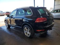 VOLKSWAGEN TOUAREG V6 2011 black 4dr spor diesel WVGFK9BP8BD005778 photo #3