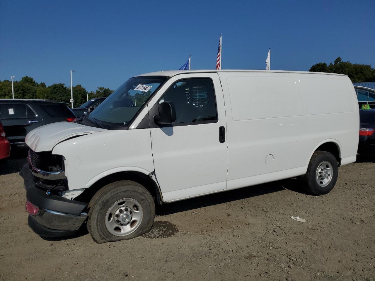 CHEVROLET EXPRESS G2 2023 white  gas 1GCWGAFP2P1197760 photo #1