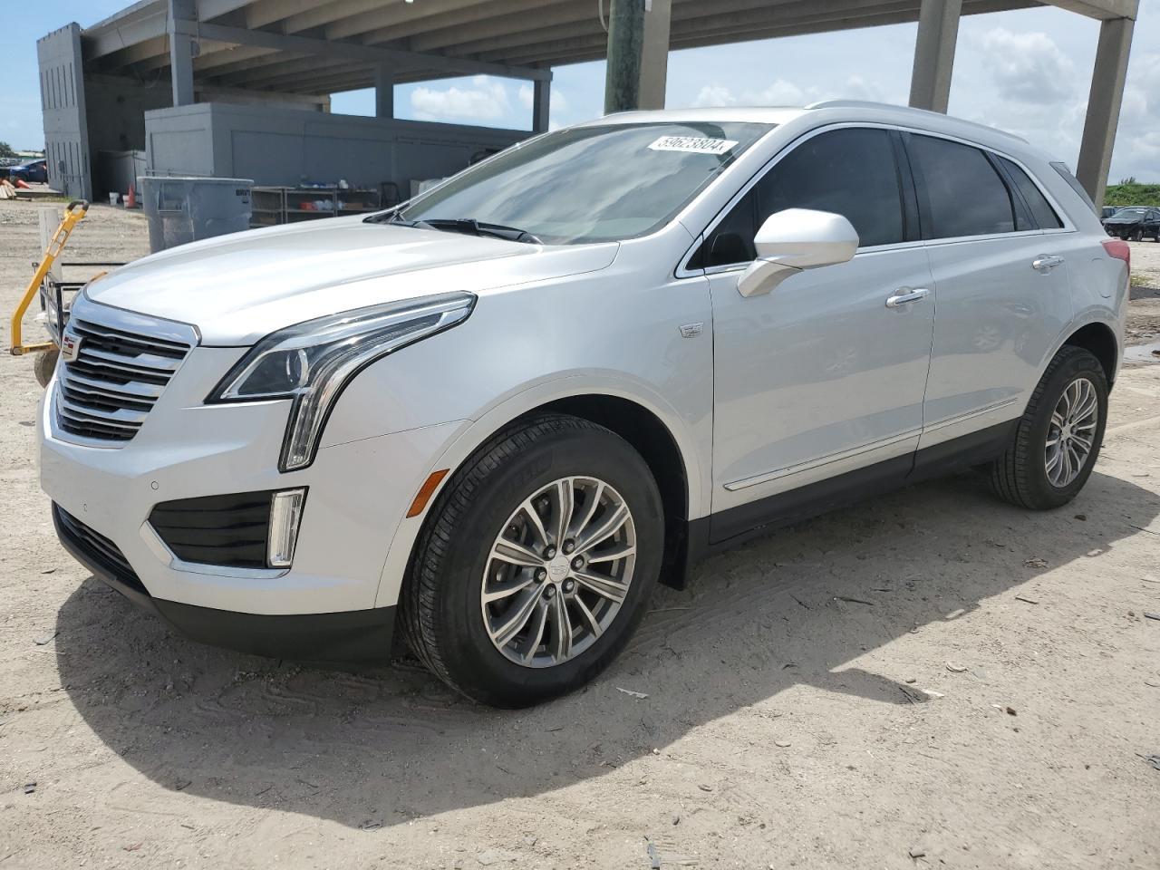 CADILLAC XT5 LUXURY 2017 silver 4dr spor gas 1GYKNBRS0HZ214398 photo #1