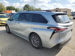 TOYOTA SIENNA XLE 2021 silver  hybrid engine 5TDYRKEC4MS004935 photo #3