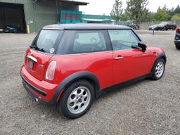 MINI COOPER 2004 red  gas WMWRC33404TJ60296 photo #4