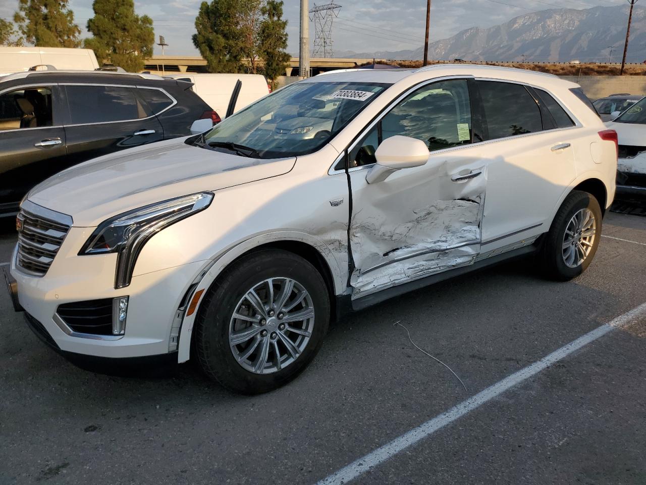 CADILLAC XT5 LUXURY 2017 white  gas 1GYKNBRSXHZ239146 photo #1