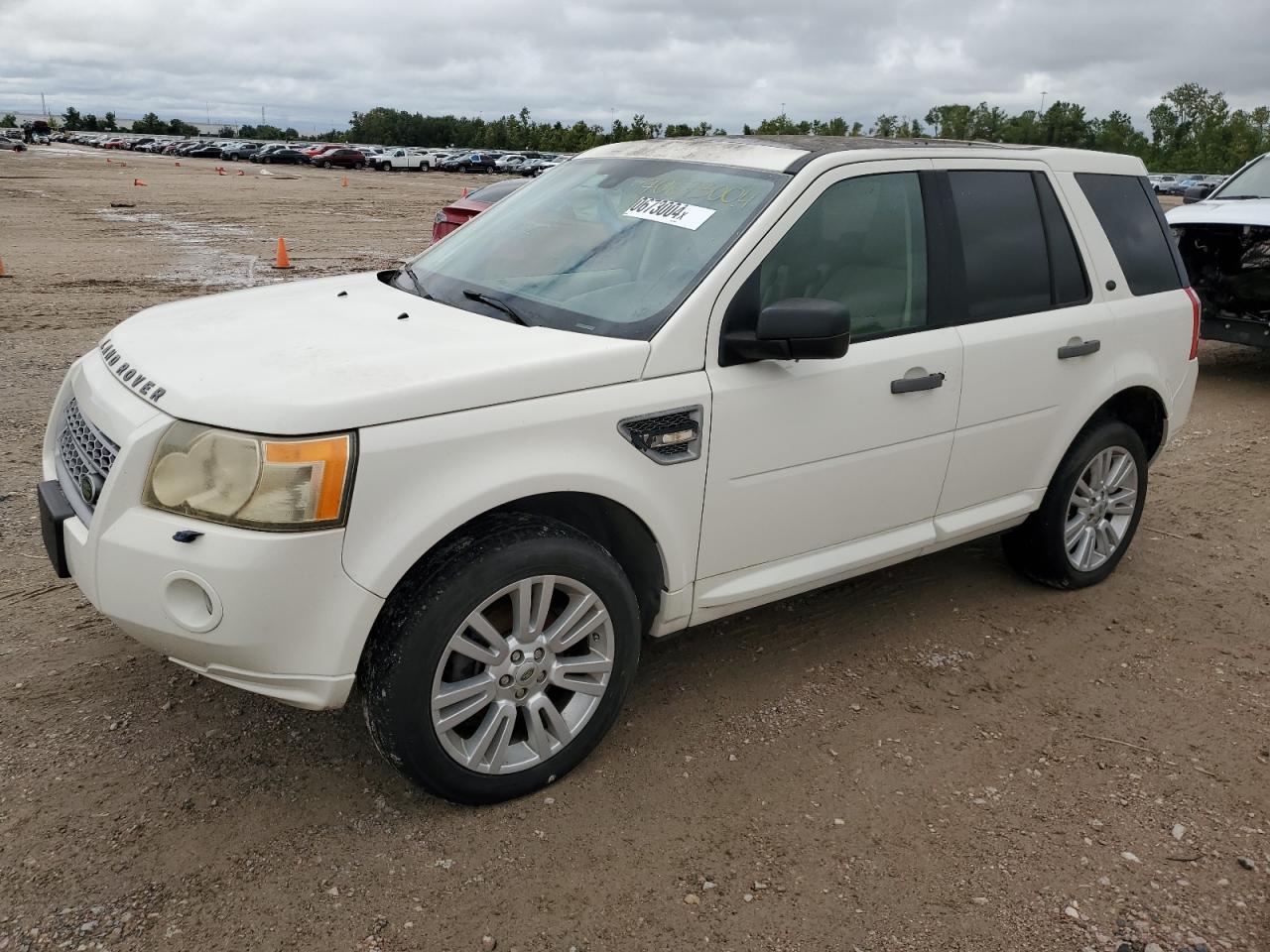 LAND ROVER LR2 HSE 2010 white 4dr spor gas SALFR2BN7AH181632 photo #1