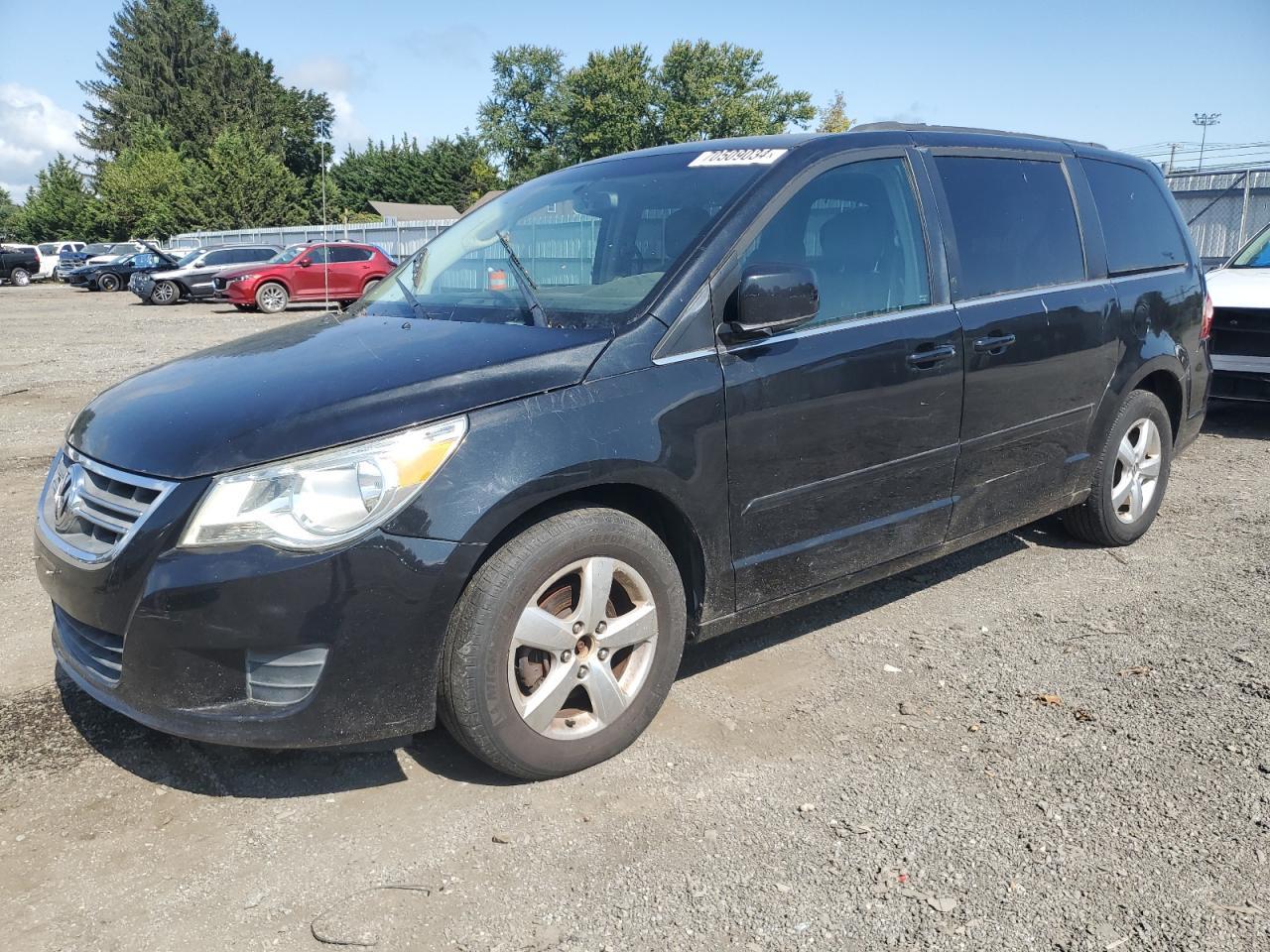 VOLKSWAGEN ROUTAN SE 2011 black  flexible fuel 2V4RW3DG6BR621983 photo #1