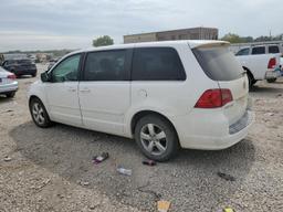 VOLKSWAGEN ROUTAN SE 2010 white  gas 2V4RW3D14AR174287 photo #3