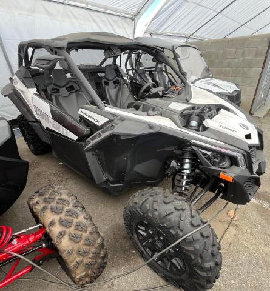 CAN-AM MAVERICK X 2019 white  gas 3JBVGAY40KK002389 photo #1