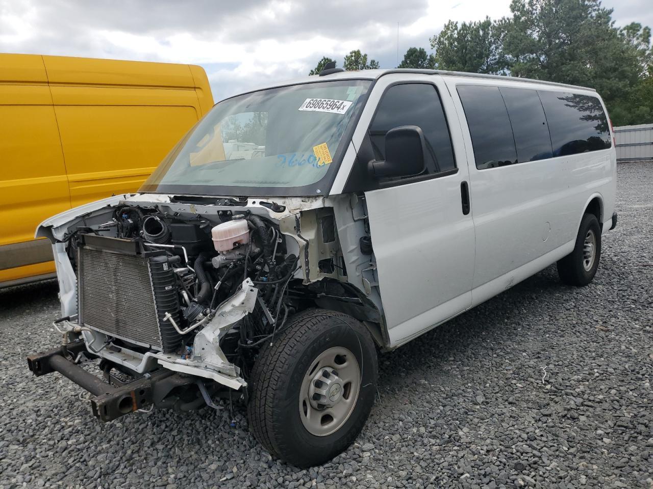 CHEVROLET EXPRESS G3 2021 white  gas 1GAZGNF79M1266016 photo #1