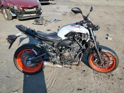 YAMAHA MT07 2020 two tone  gas JYARM27E8LA005854 photo #2